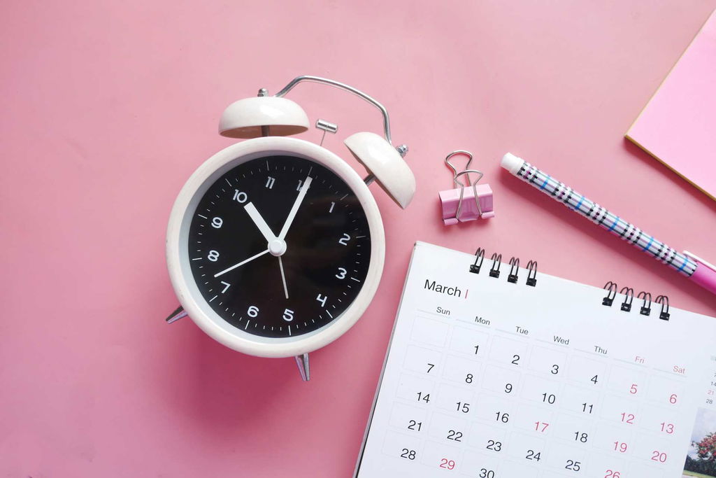 calendar with alarm clock