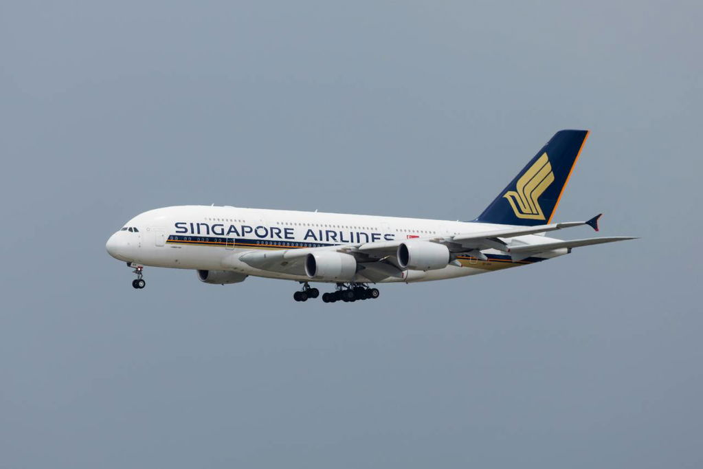 Singapore Airlines plane flying