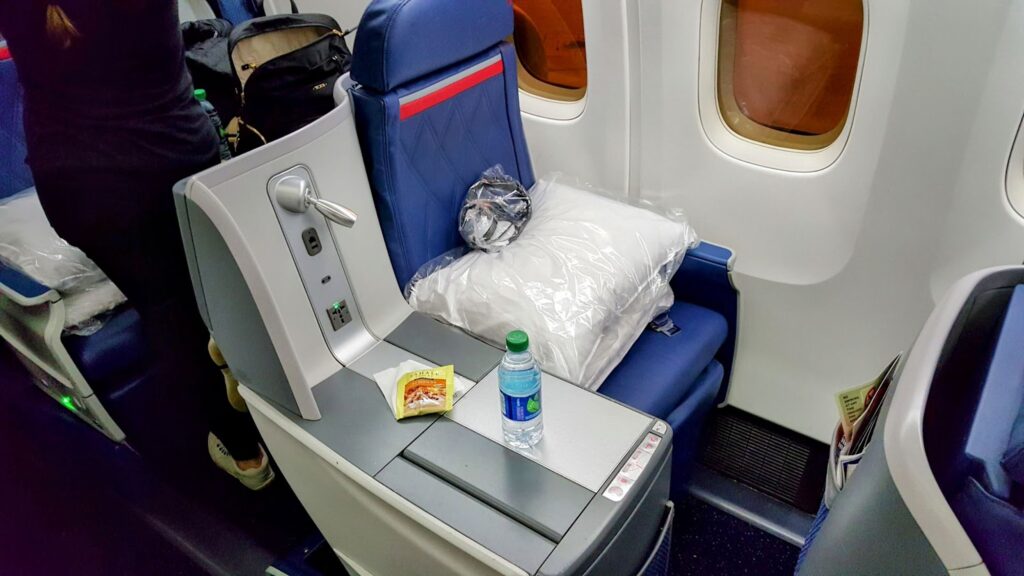 Delta One seat