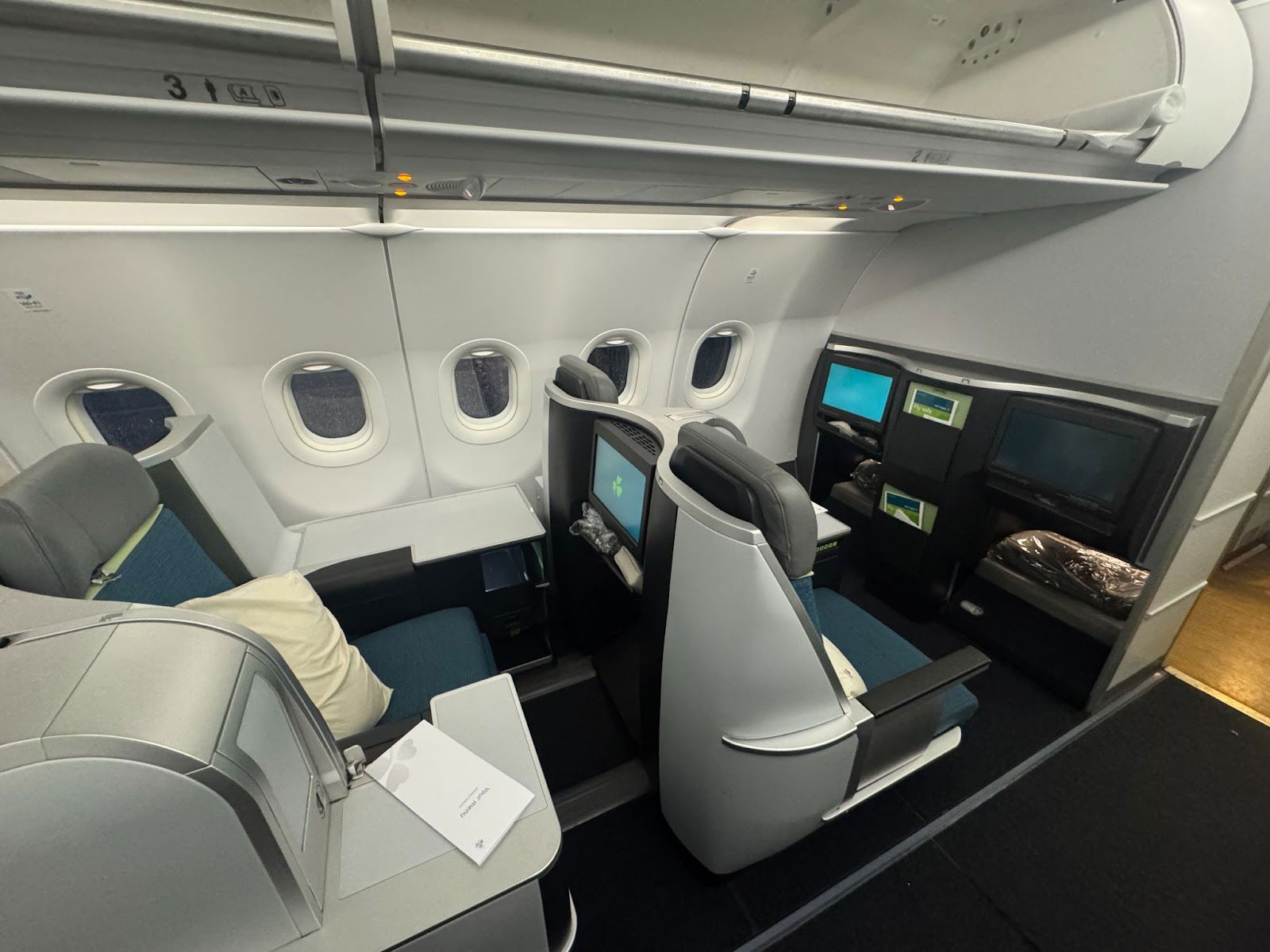 Aer Lingus business class cabin