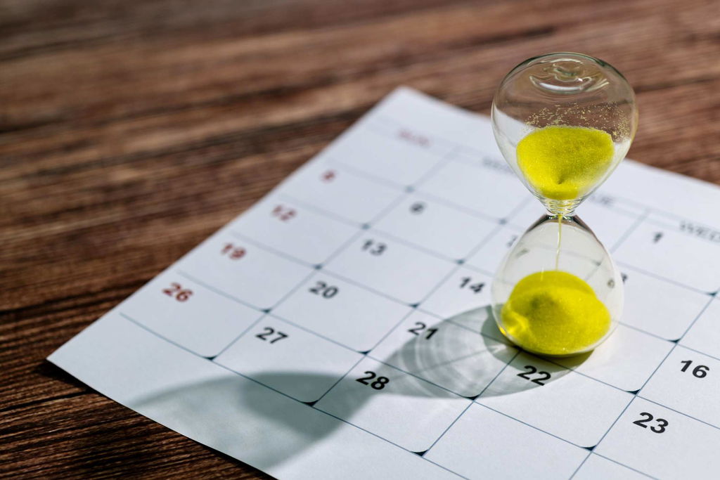hourglass and calendar
